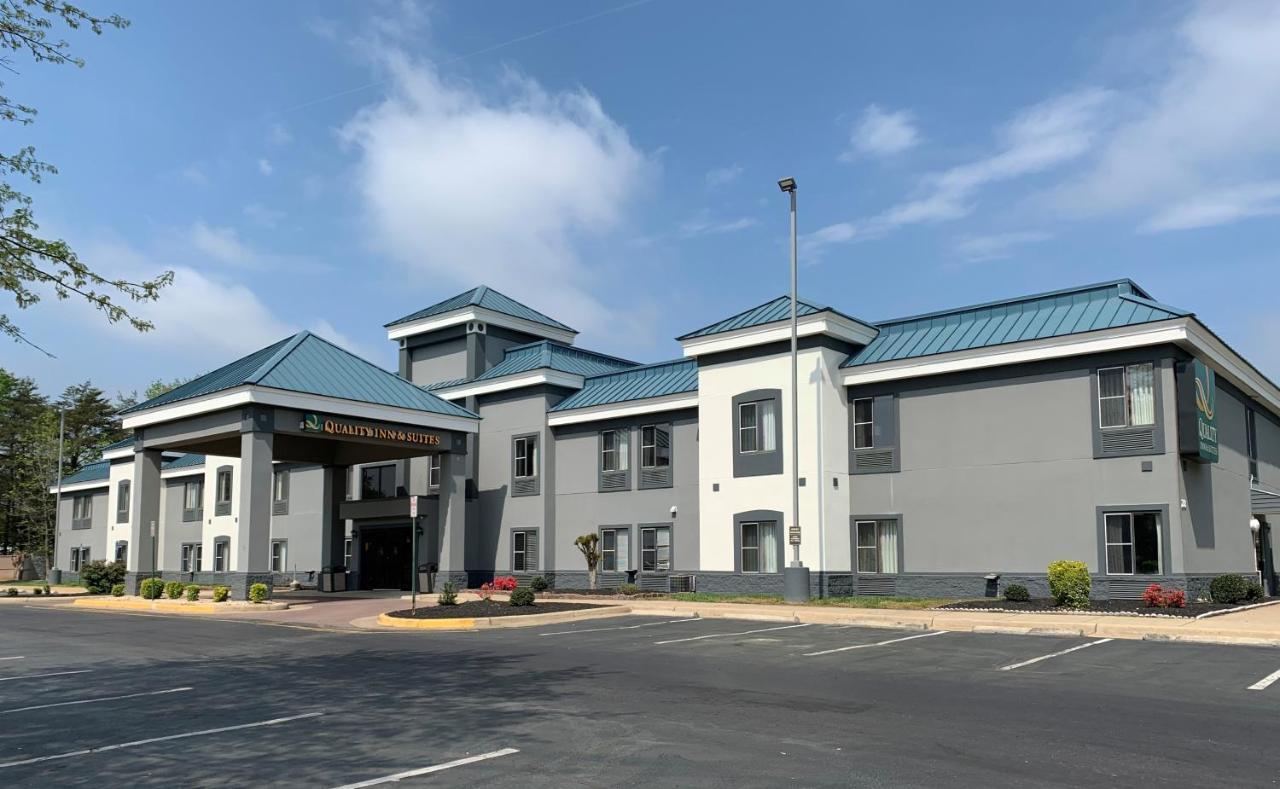Quality Inn & Suites Quantico Stafford Bagian luar foto