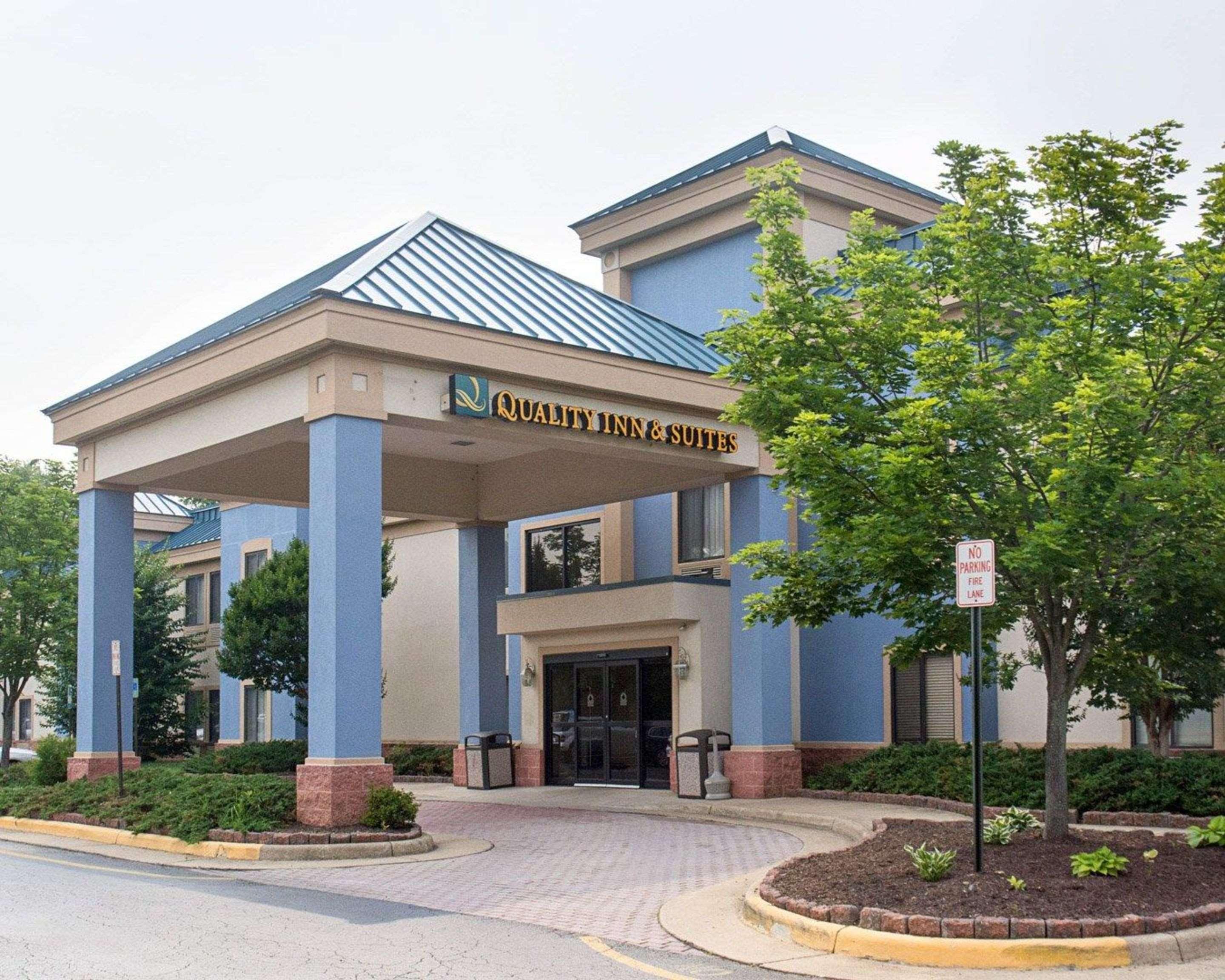 Quality Inn & Suites Quantico Stafford Bagian luar foto