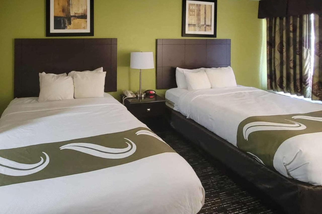 Quality Inn & Suites Quantico Stafford Bagian luar foto