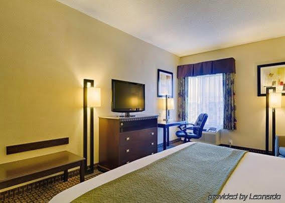 Quality Inn & Suites Quantico Stafford Bagian luar foto